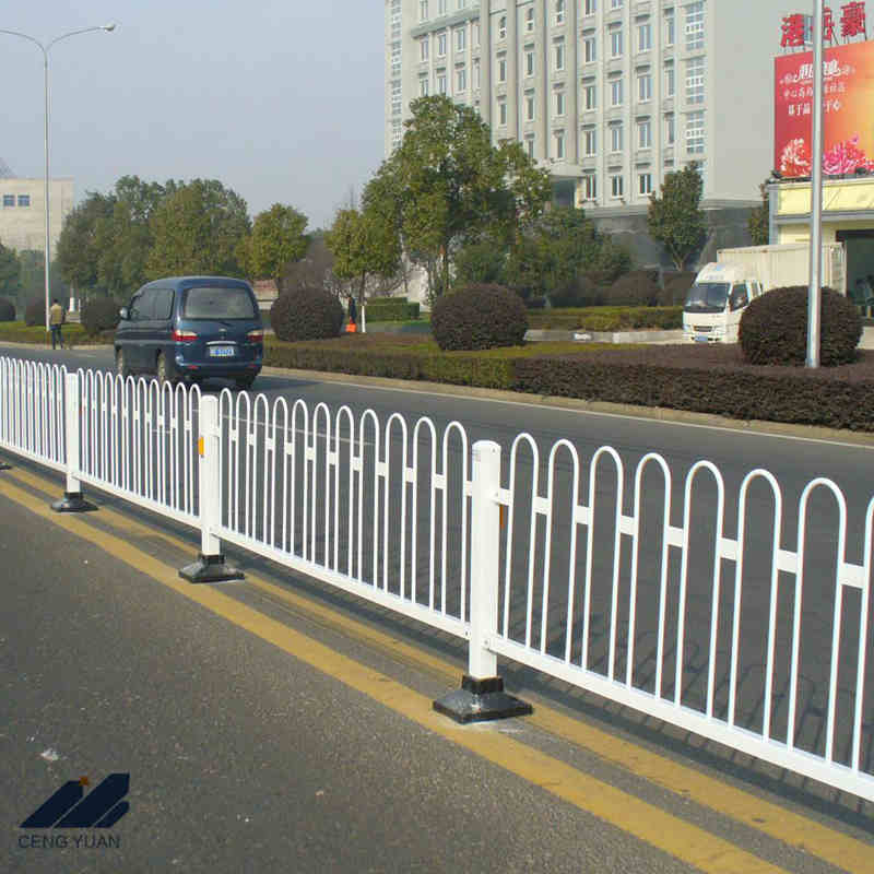 U型道路護(hù)欄